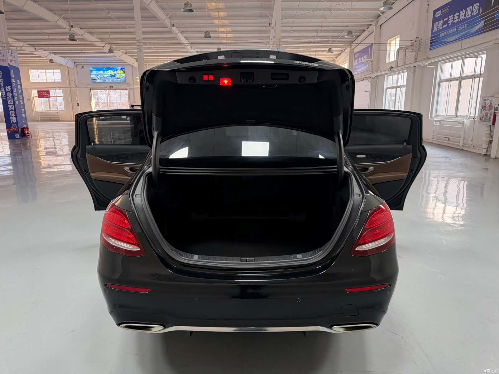 Mercedes-Benz E-Class, 2019 16