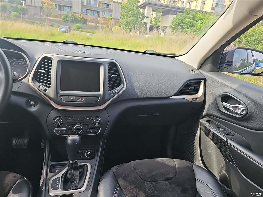 Jeep Cherokee, 2016 12