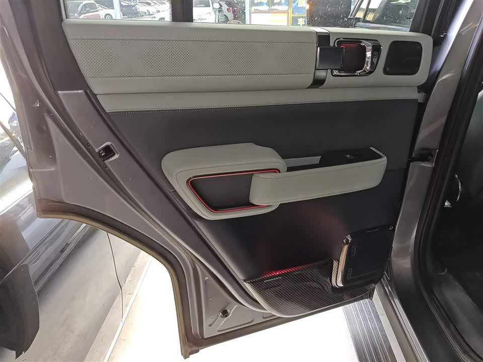 BYD Leopard 5 BYD Leopard 5