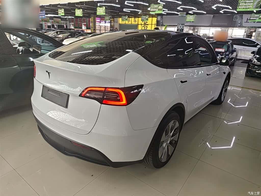 Tesla Model Y, 2022 7
