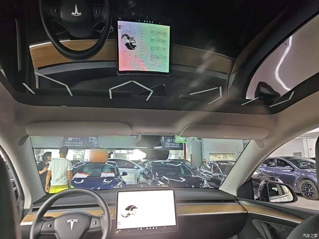 Tesla Model Y, 2022 18