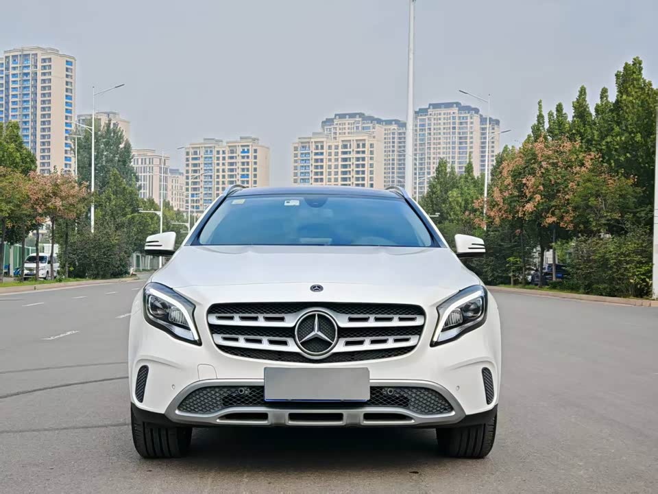 Mercedes-Benz GLA
