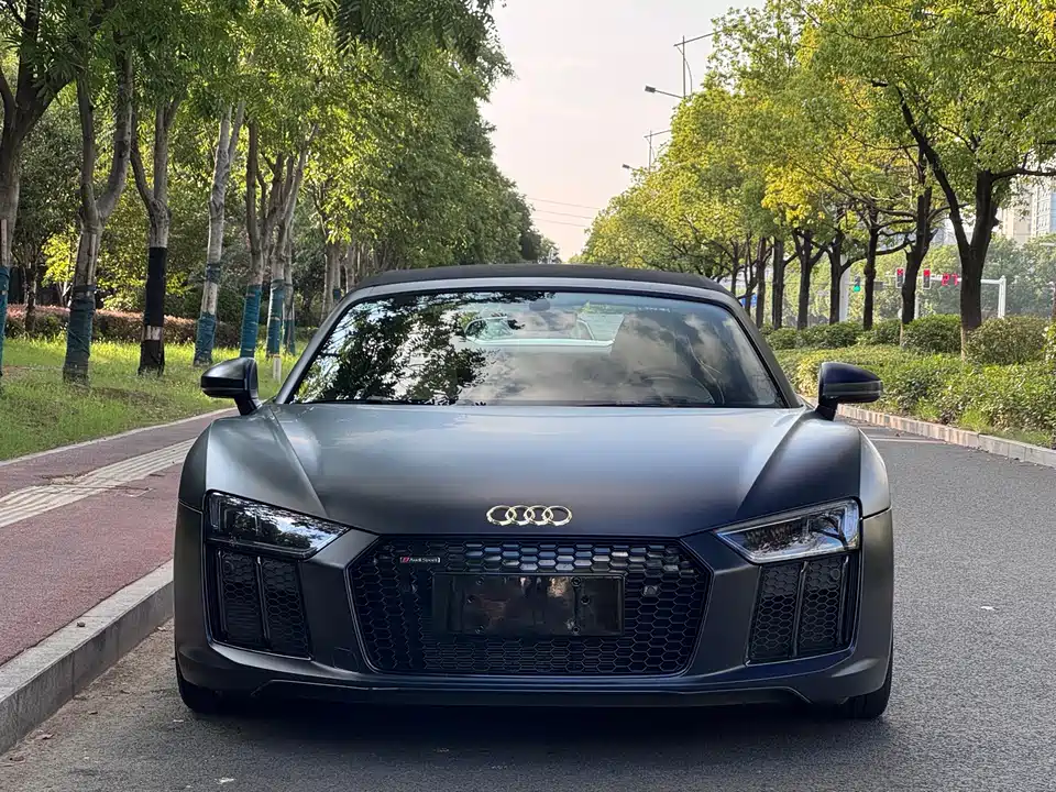 Audi R8