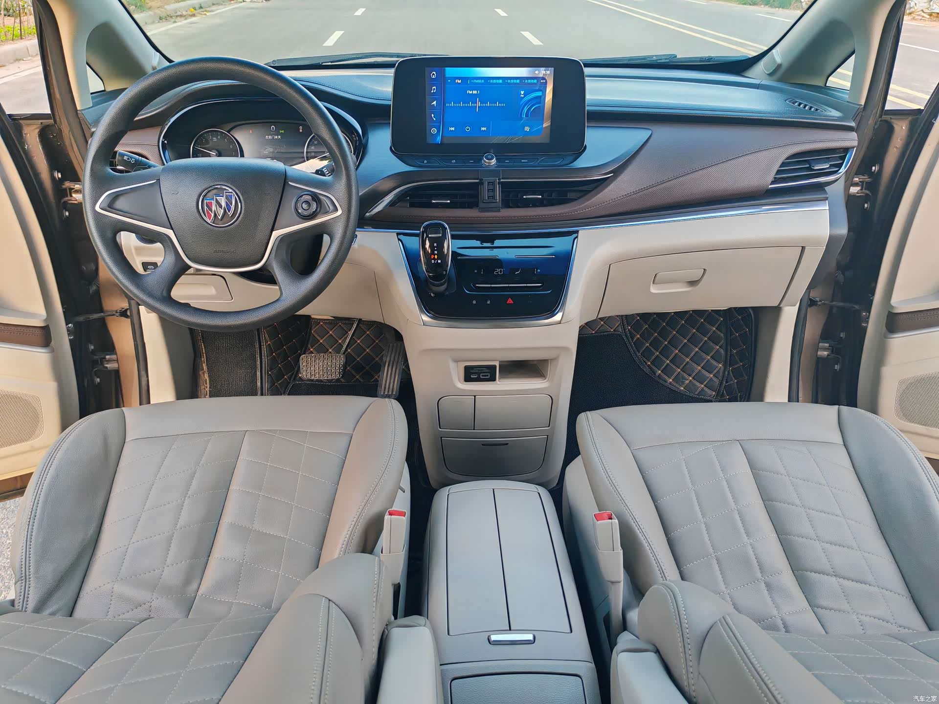 Buick GL8, 2022 все фото