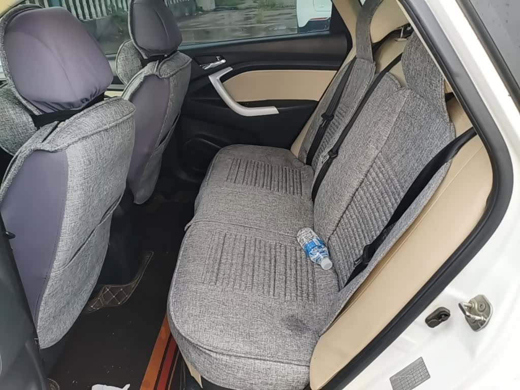 Changan V7, 2015 17