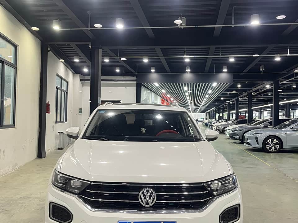 Volkswagen T-ROC exploring Songs