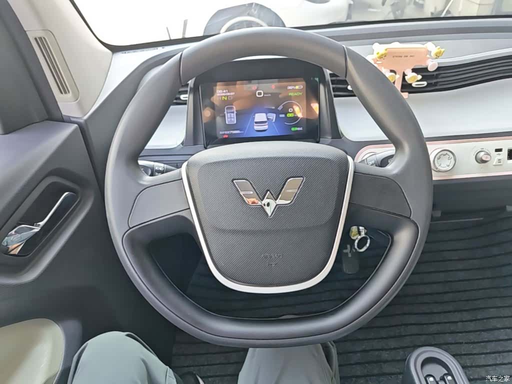 Wuling MINIEV, 2024 11