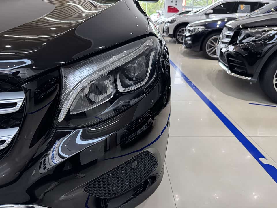 Mercedes-Benz GLC Mercedes-Benz GLC