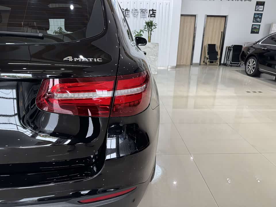 Mercedes-Benz GLC Mercedes-Benz GLC