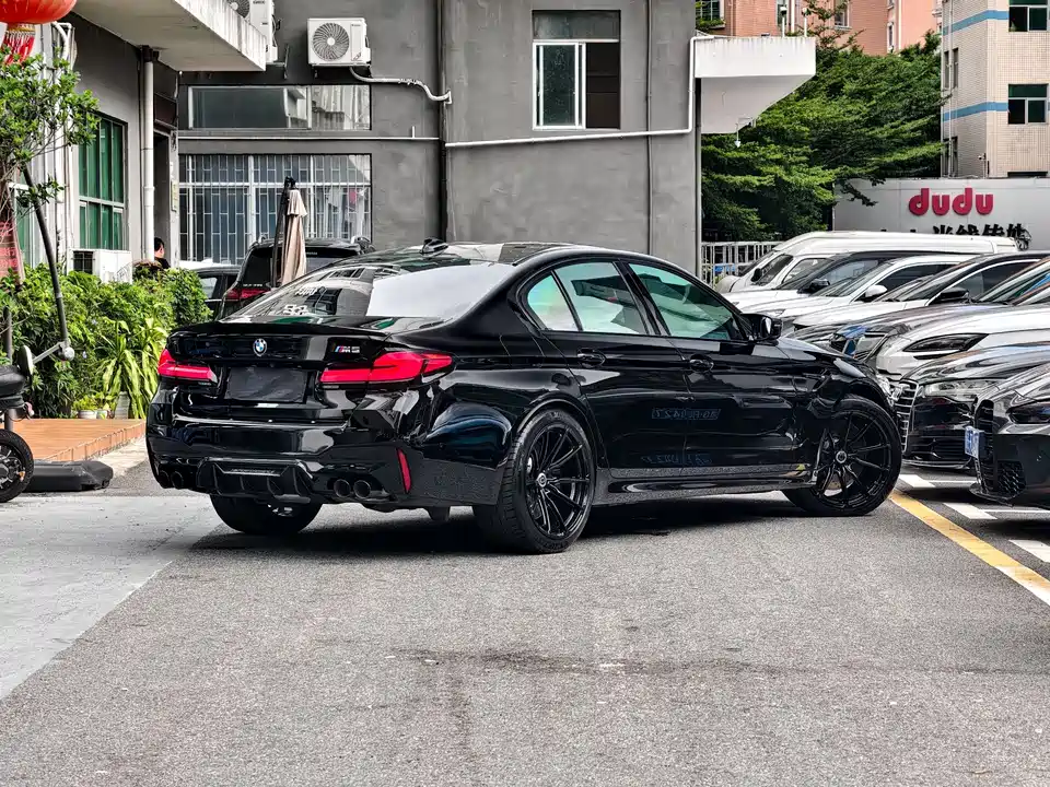 BMW M5