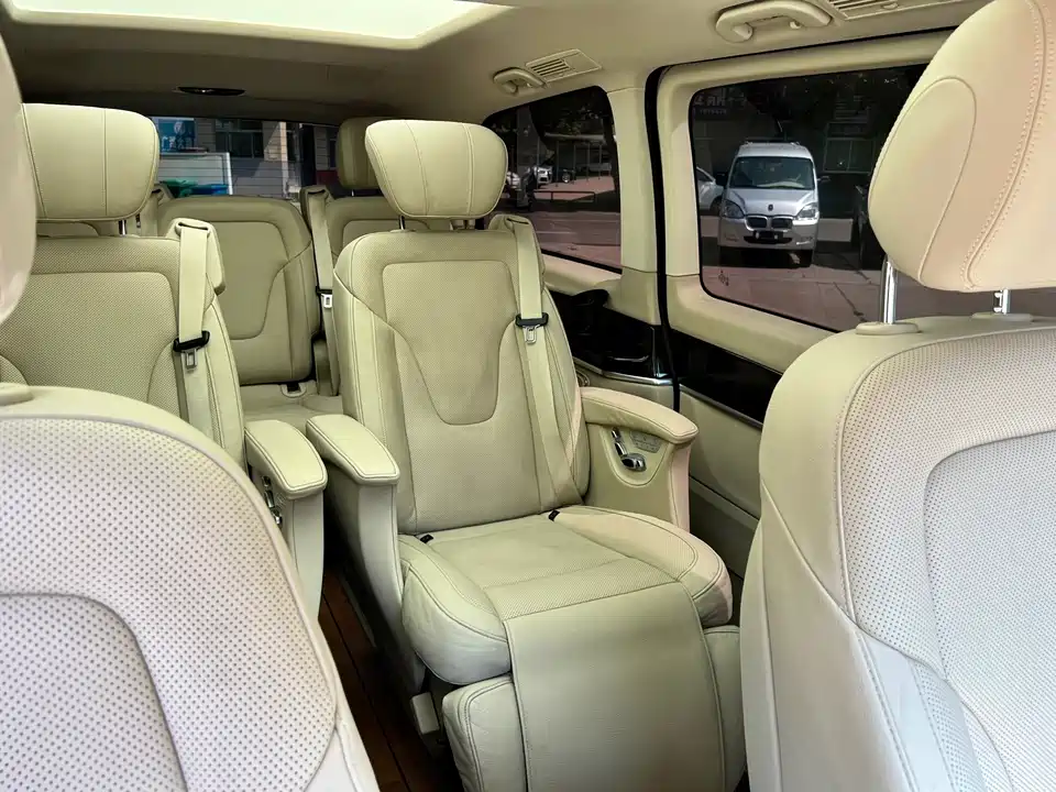 Mercedes-Benz V-class