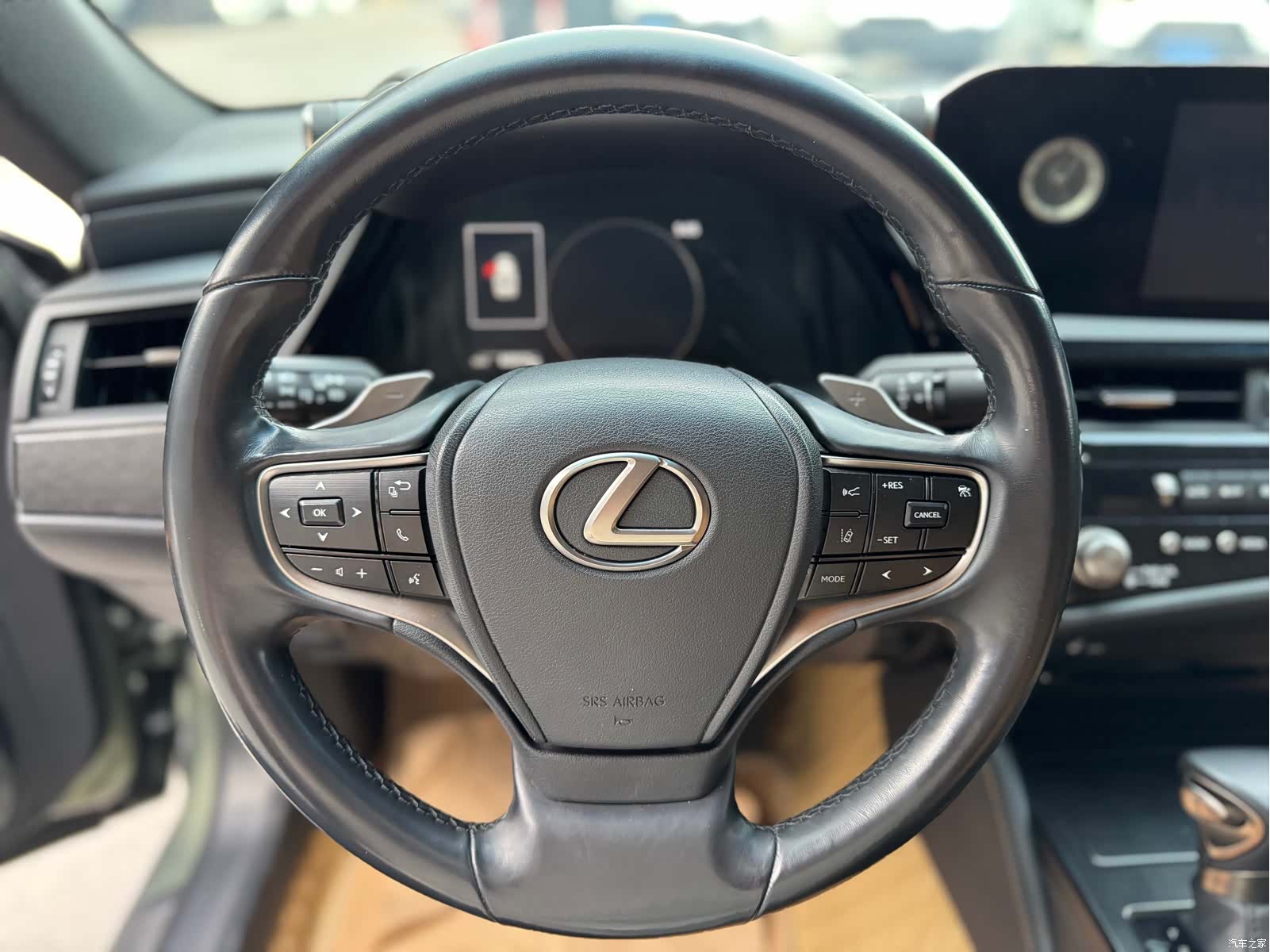 Lexus ES, 2022 10