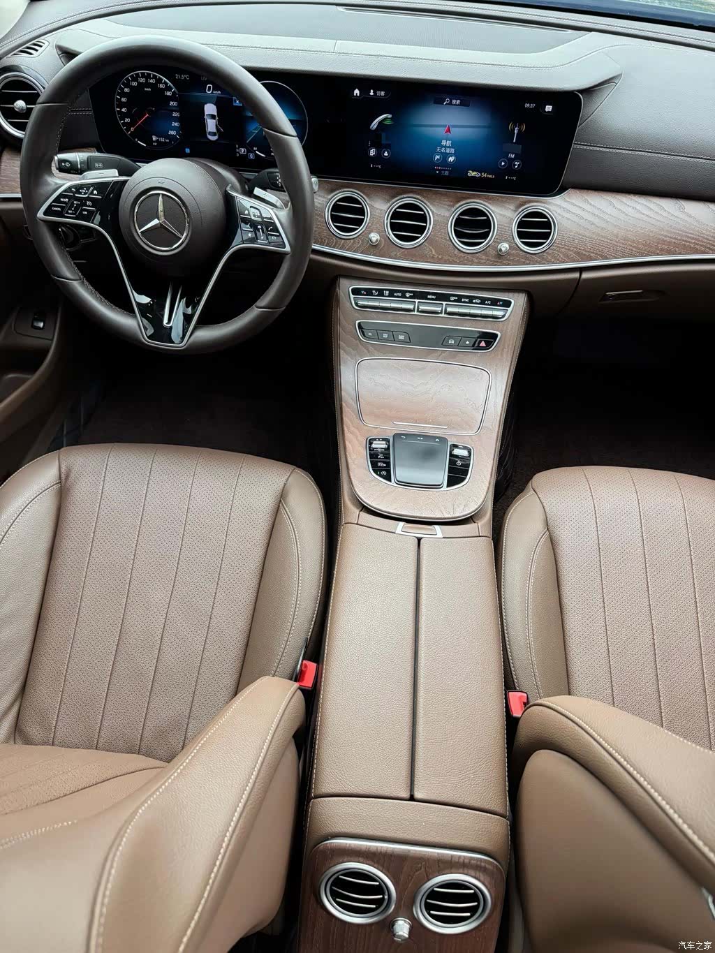 Mercedes-Benz E-Class, 2023 11
