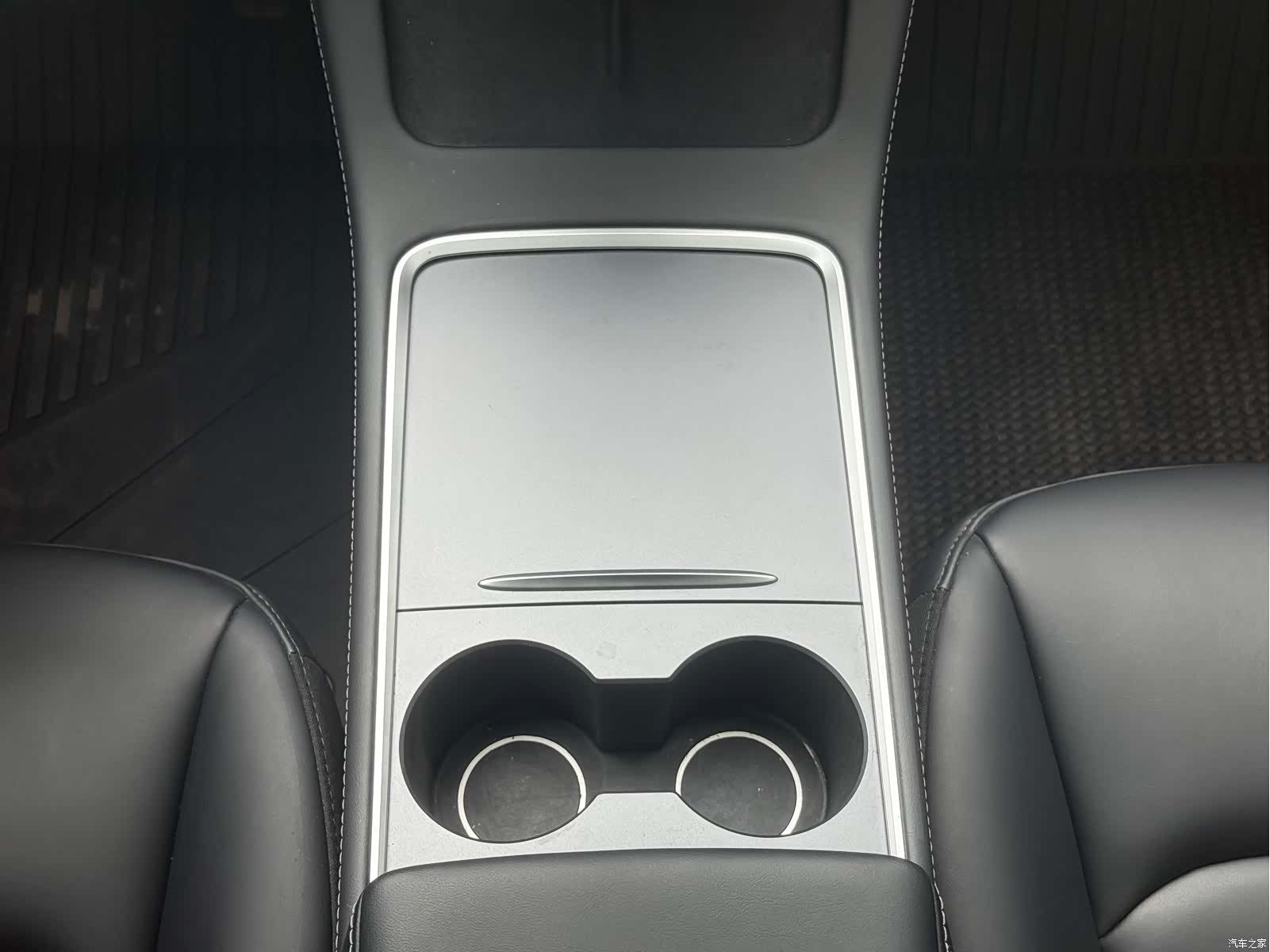 Tesla Model Y, 2023 12