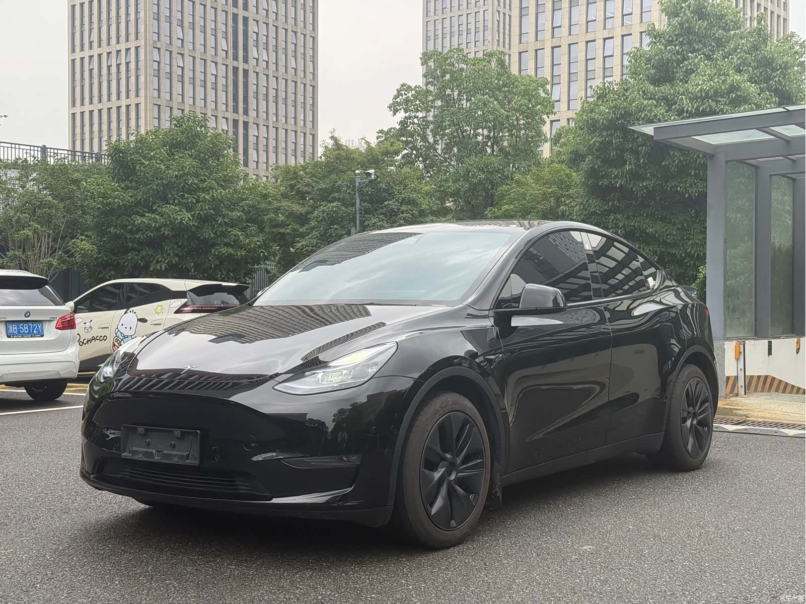 Tesla Model Y, 2023 1