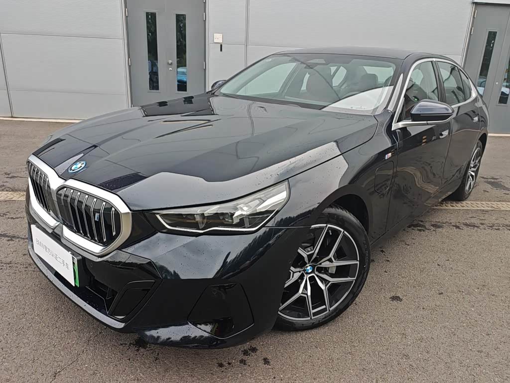 BMW i5