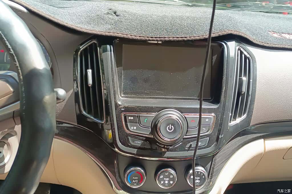 Wuling 730, 2015 13