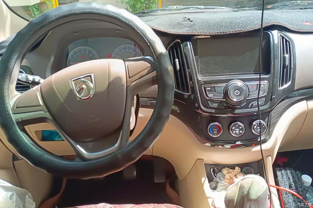 Wuling 730, 2015 12