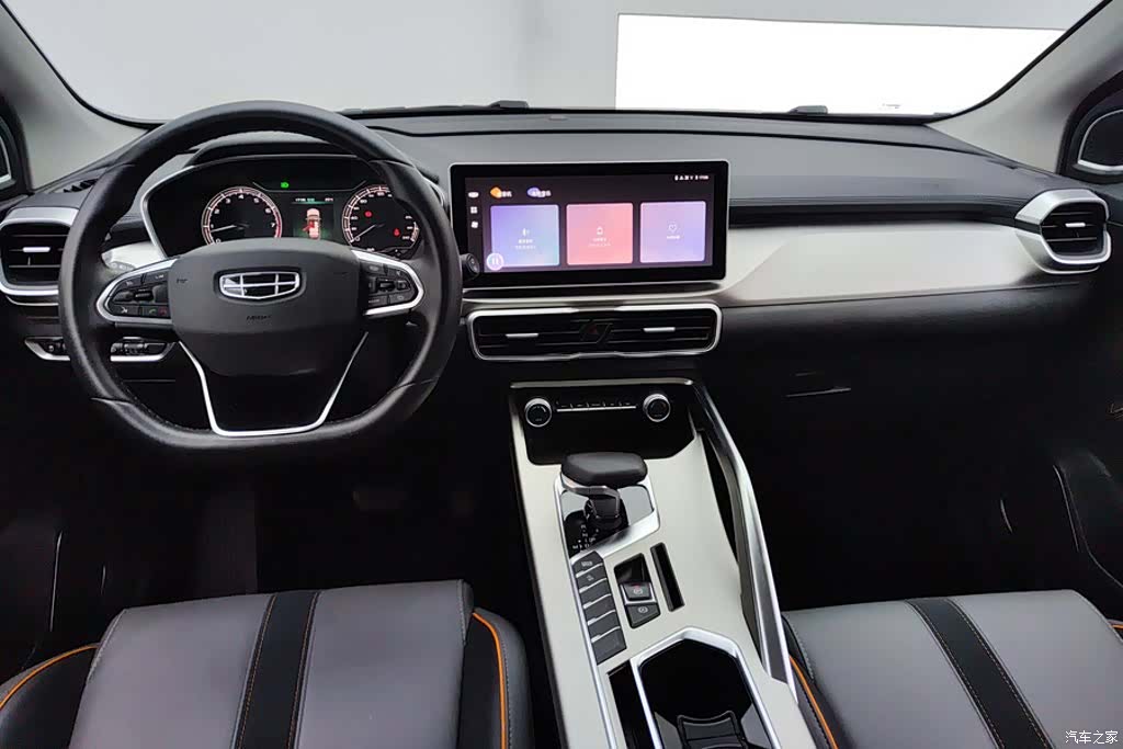 Geely Coolray, 2023 12