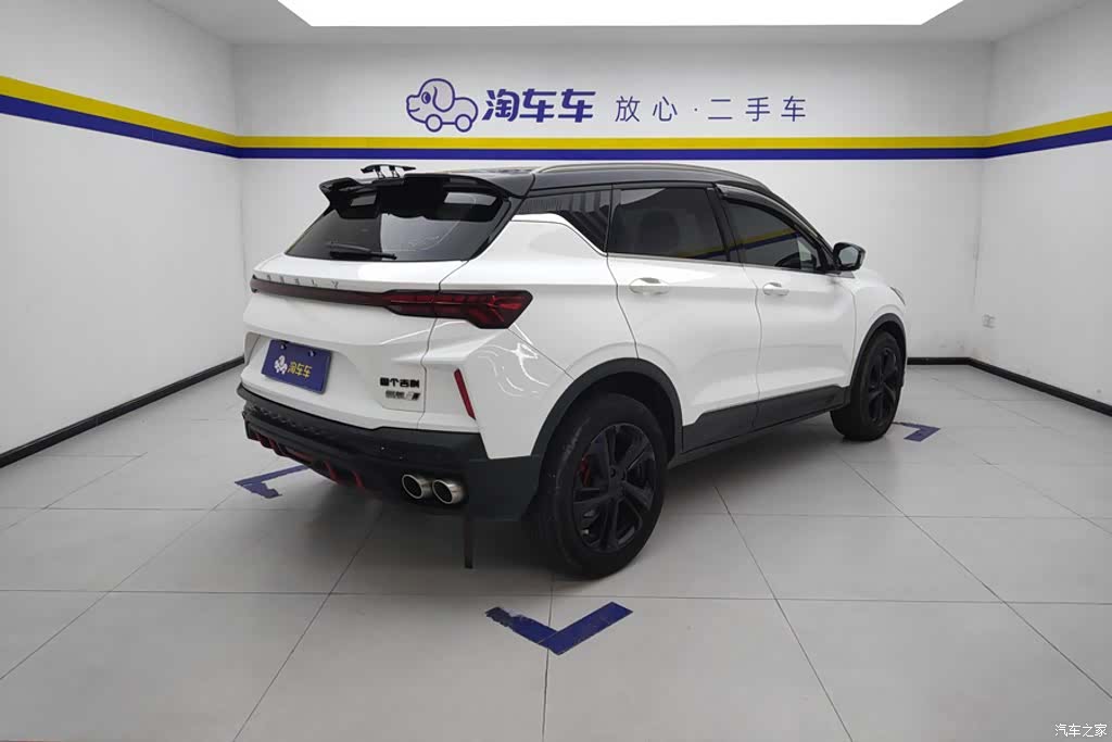 Geely Coolray, 2022 3