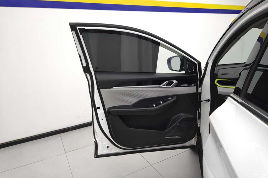 Geely Coolray, 2022 7