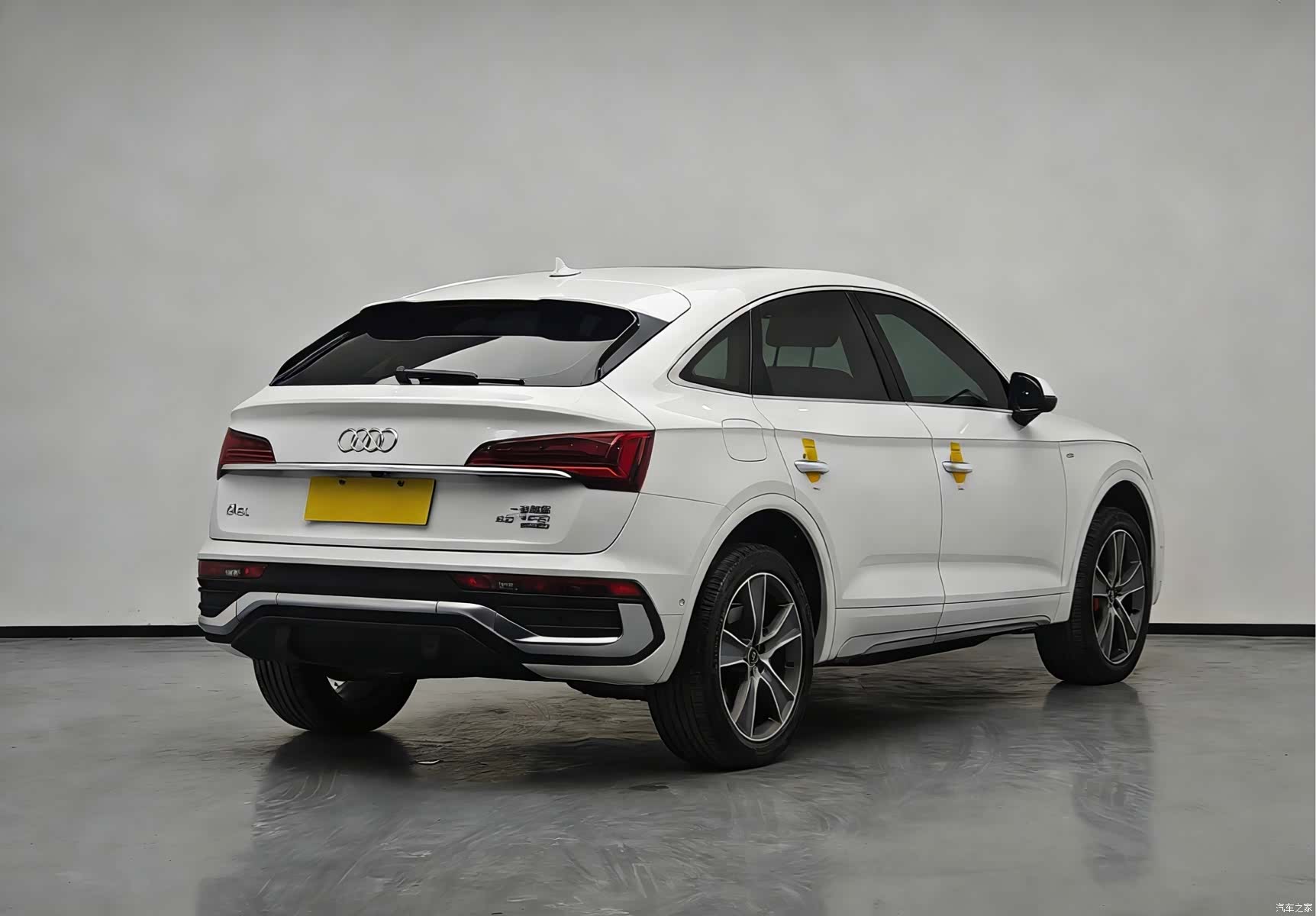 Audi Q5L, 2022 все фото