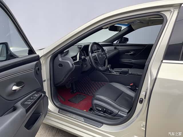 Lexus ES, 2020 10