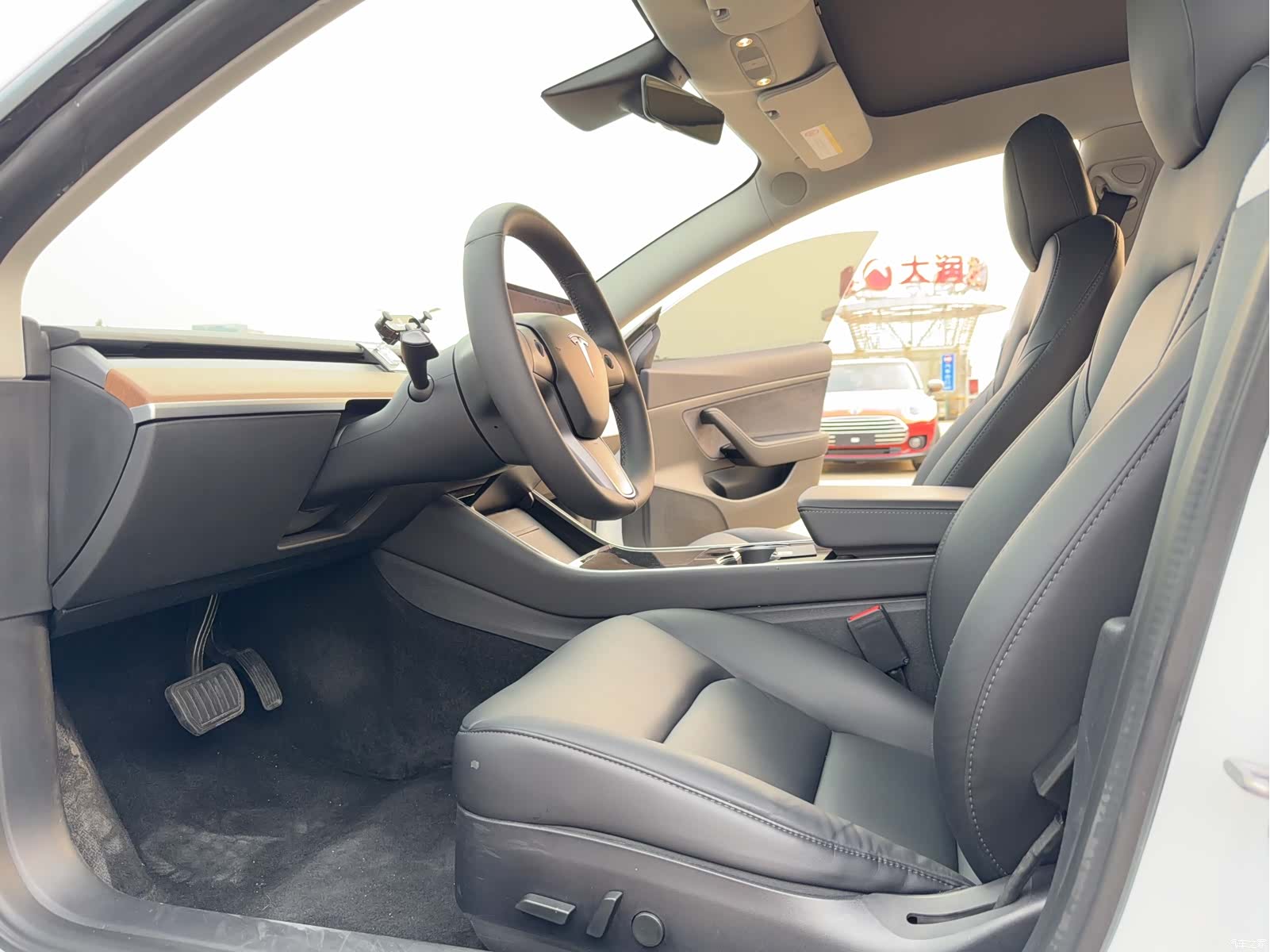 Tesla Model 3, 2019 11