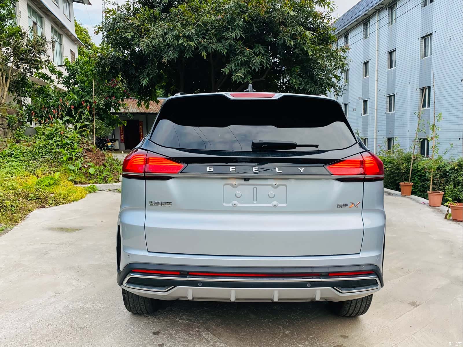 Geely Boyue, 2022 все фото
