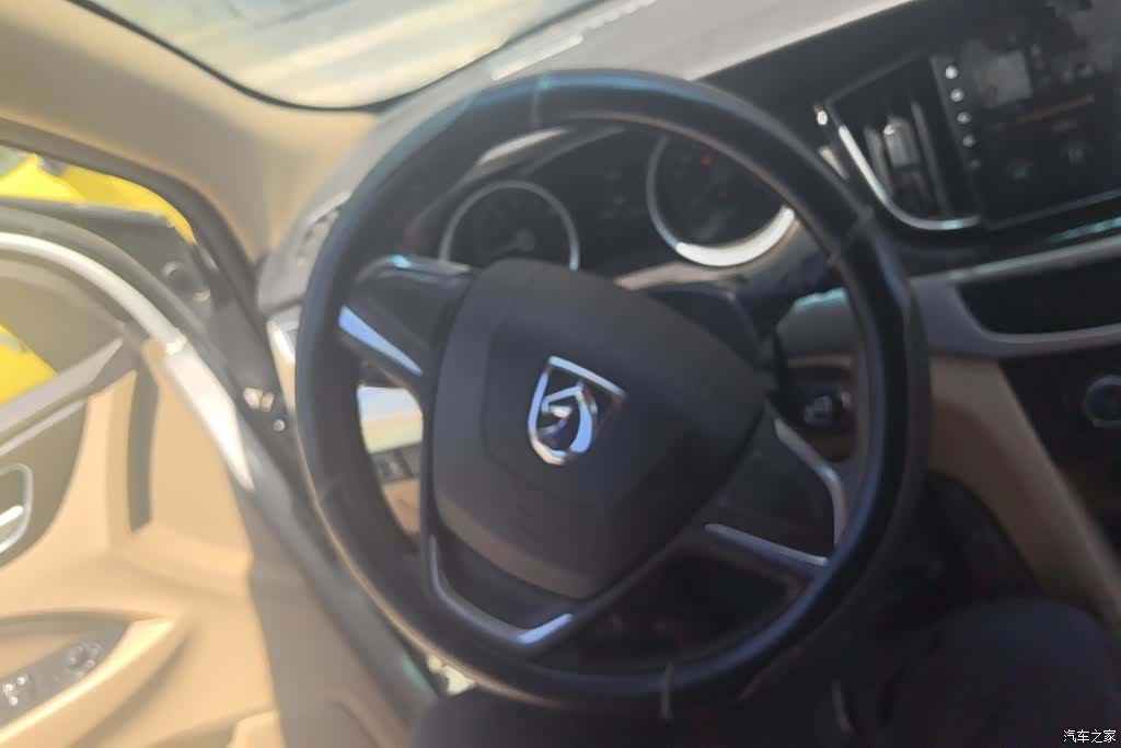 Wuling 730, 2017 14