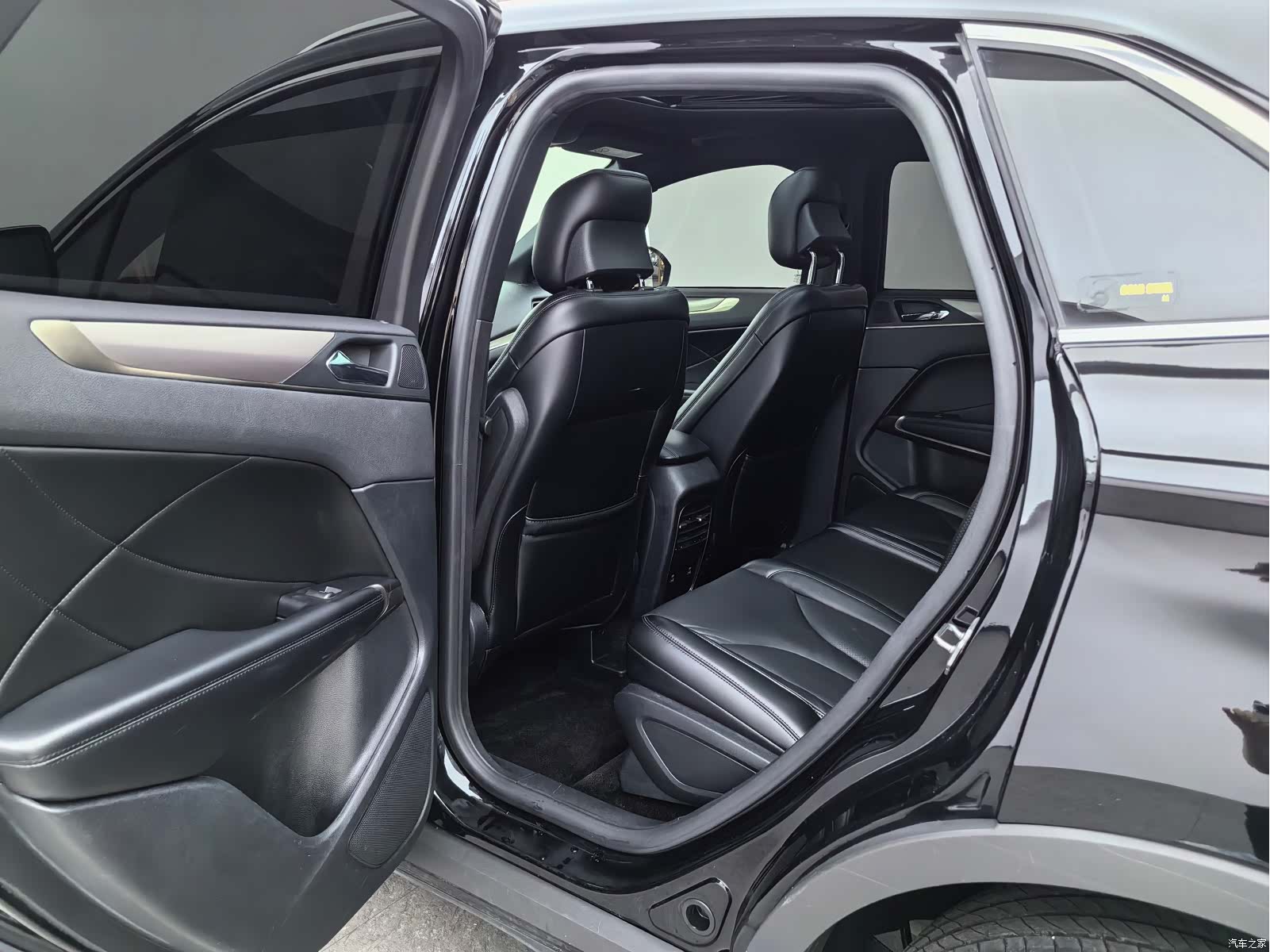 Lincoln MKC, 2019 12