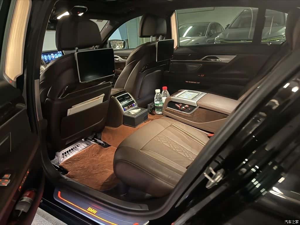 BMW 7 Series, 2017 все фото