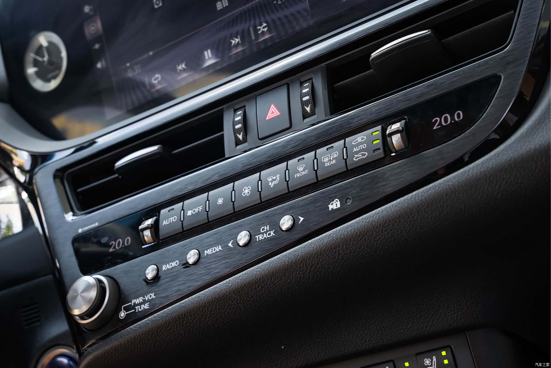 Lexus ES, 2022 17