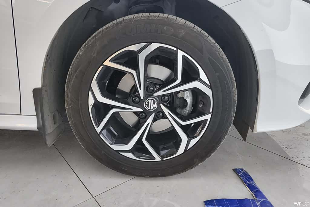 MG MG5, 2025 6