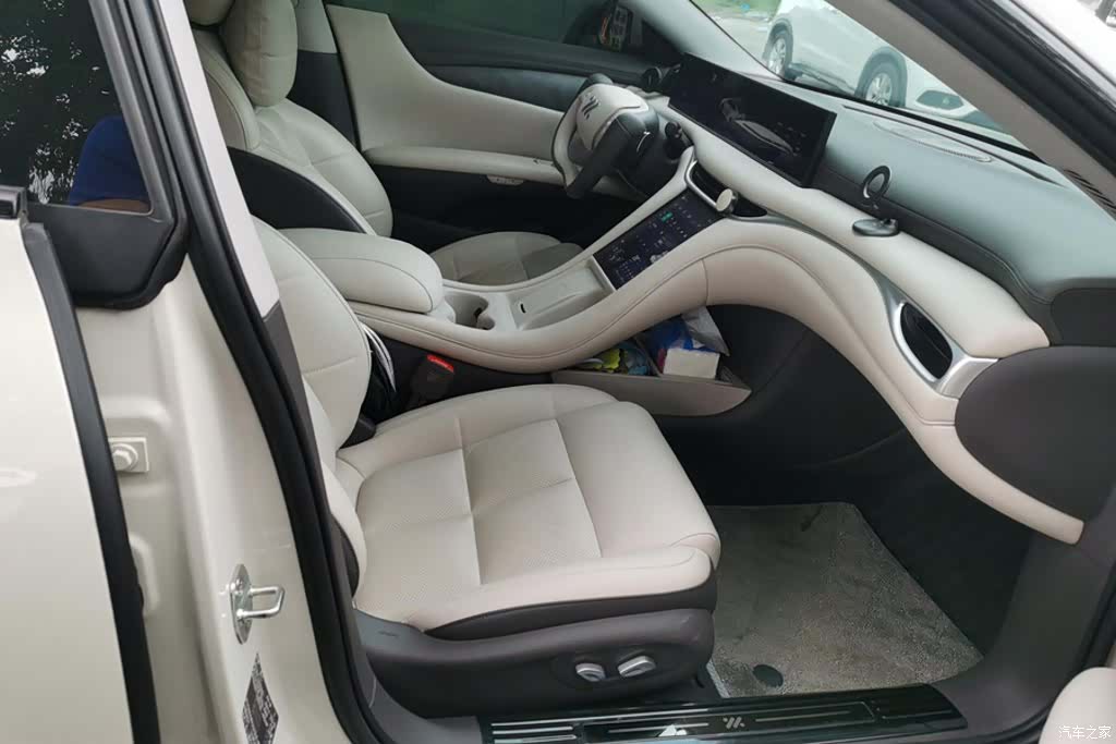 IM Motors L6, 2024 8