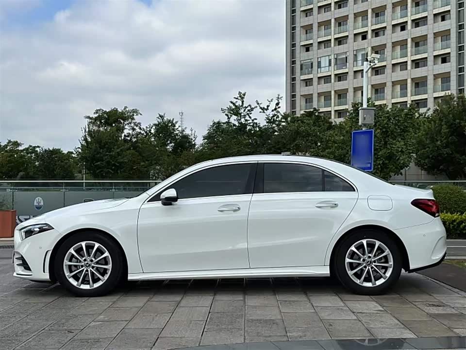 Mercedes-Benz Class A Mercedes-Benz Class A