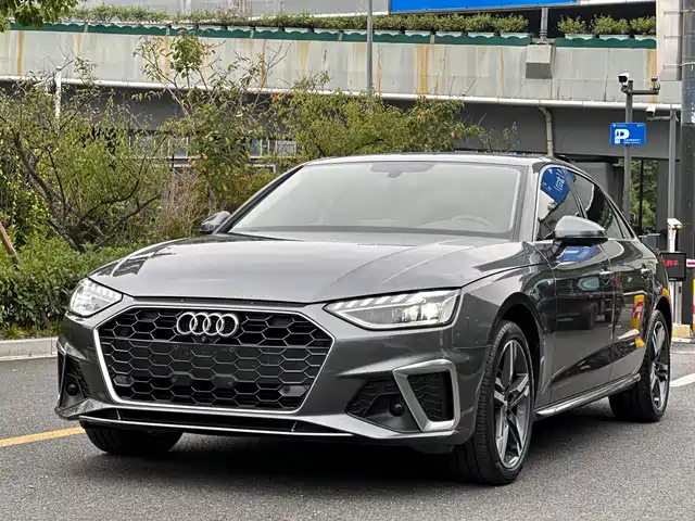 Audi A4L 2021 — купить из Китая под заказ