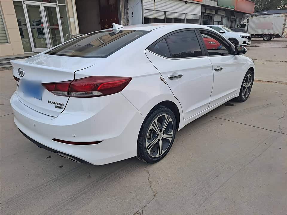 Hyundai Lead