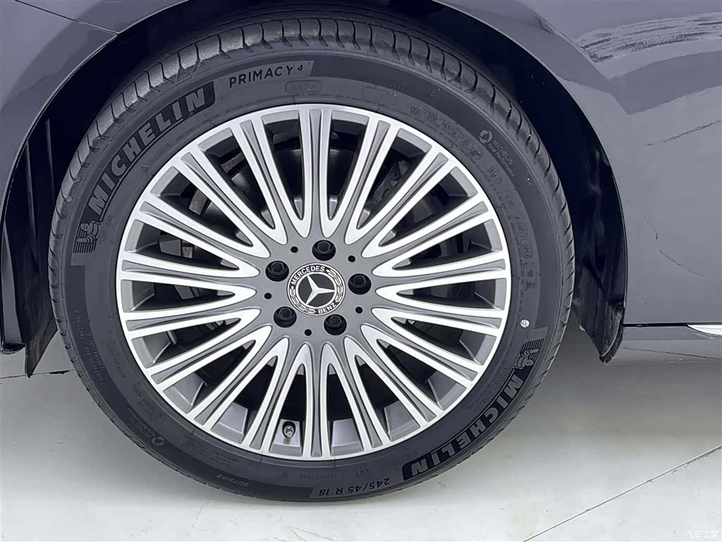 Mercedes-Benz E-Class, 2023 11