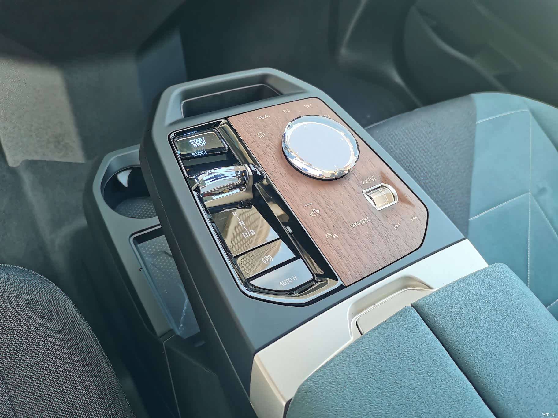 BMW iX, 2023 14