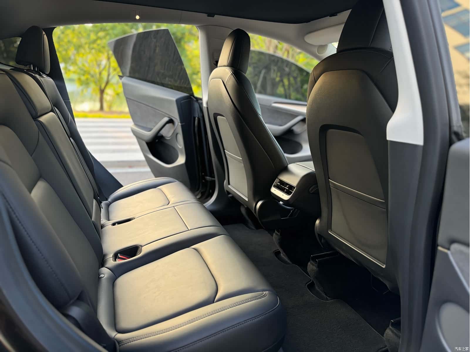 Tesla Model Y, 2022 7