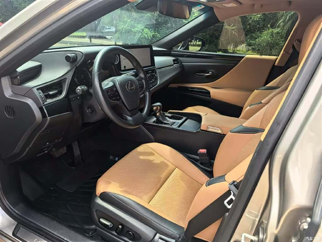 Lexus ES, 2022 9