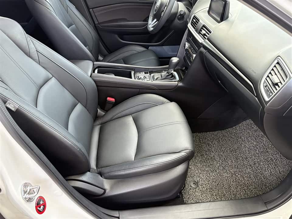 Mazda 3 Angkesaila