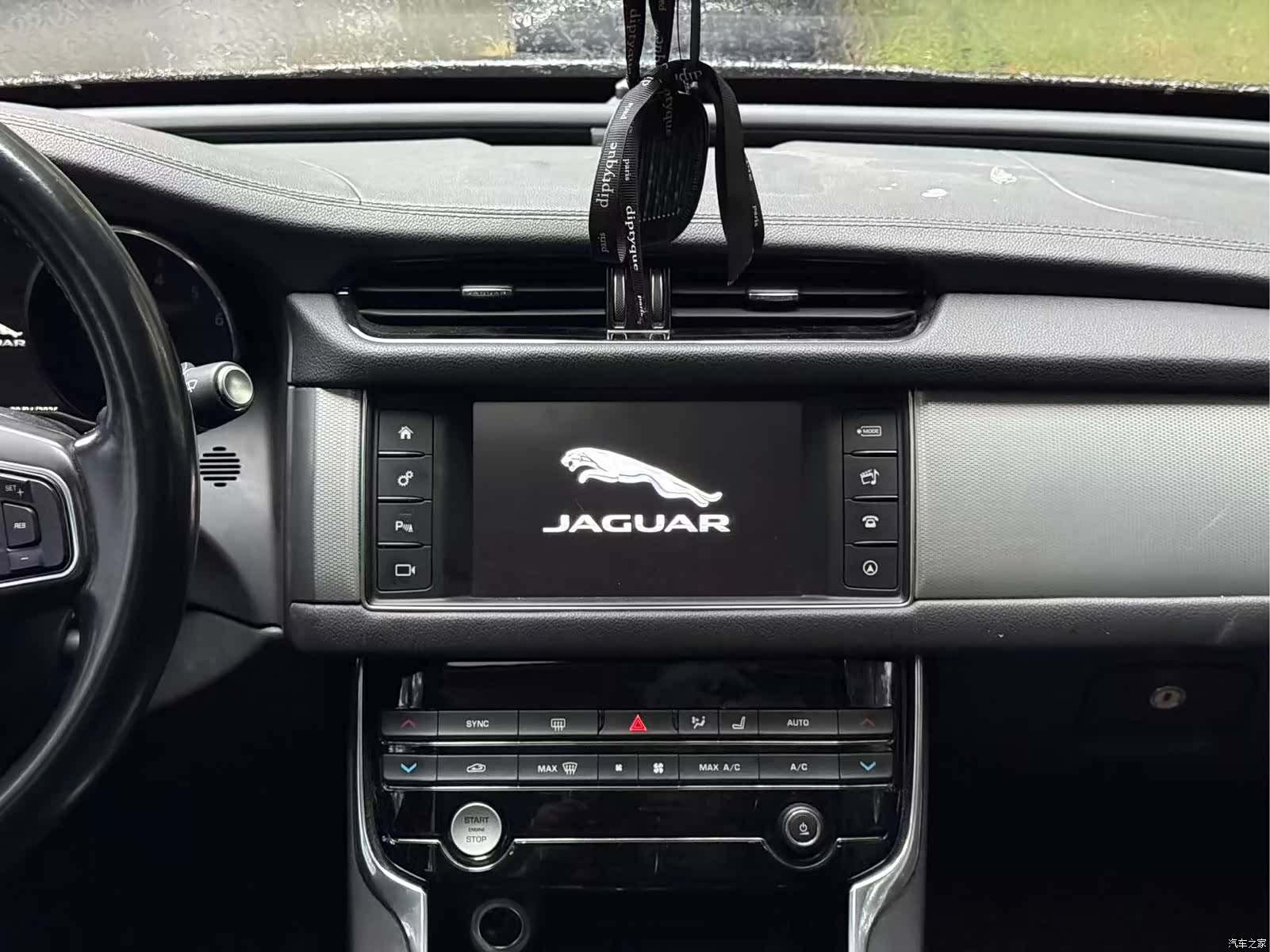 Jaguar XF, 2016 21