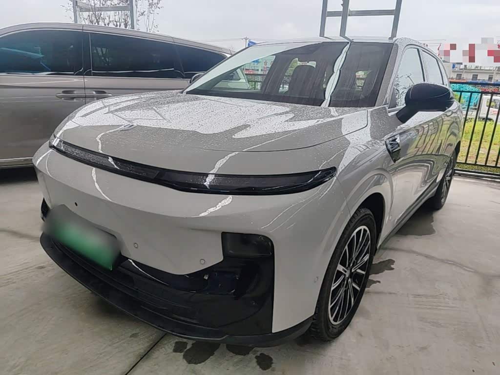 Leapmotor B10