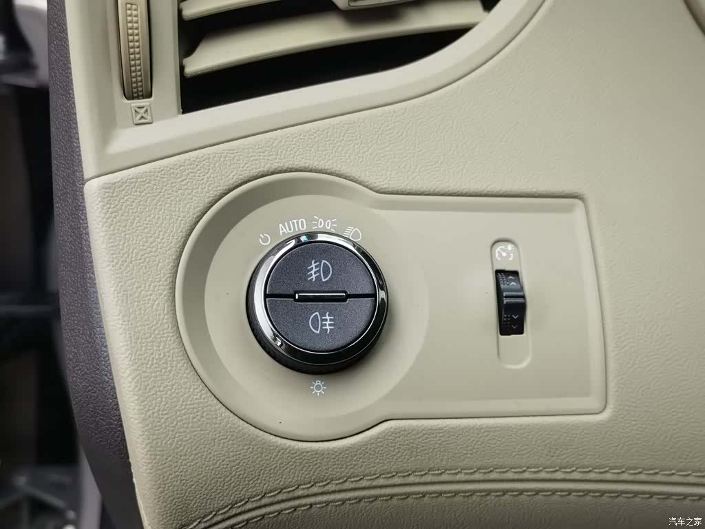 Buick LaCrosse, 2012 21