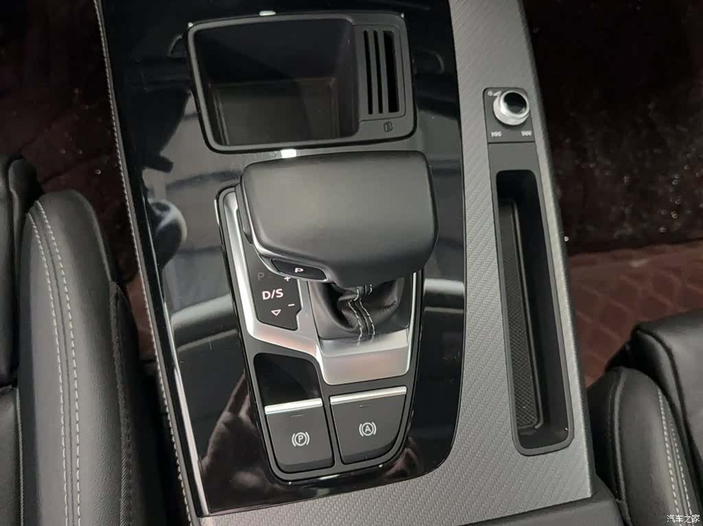 Audi Q5L, 2022 9