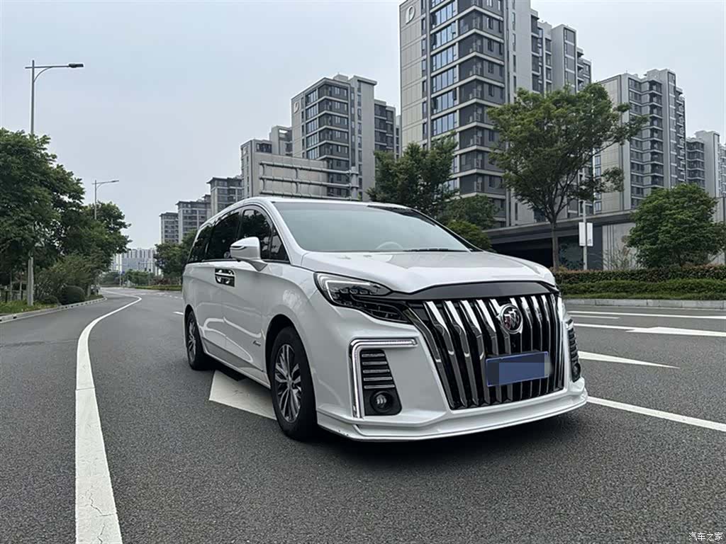 Buick GL8, 2022 3