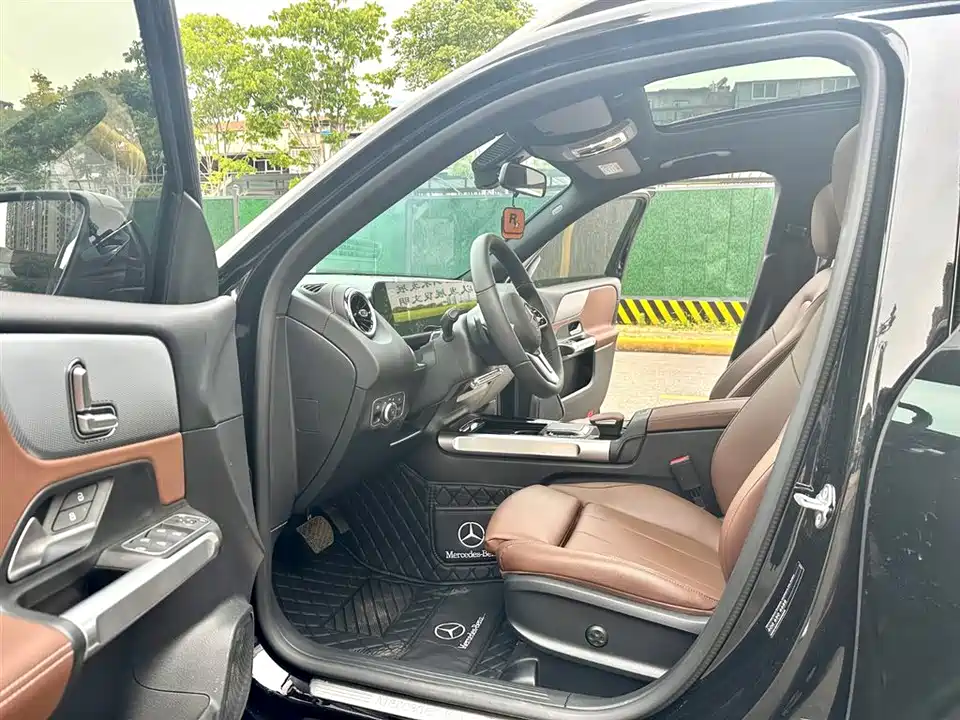 Mercedes-Benz GLB Mercedes-Benz GLB
