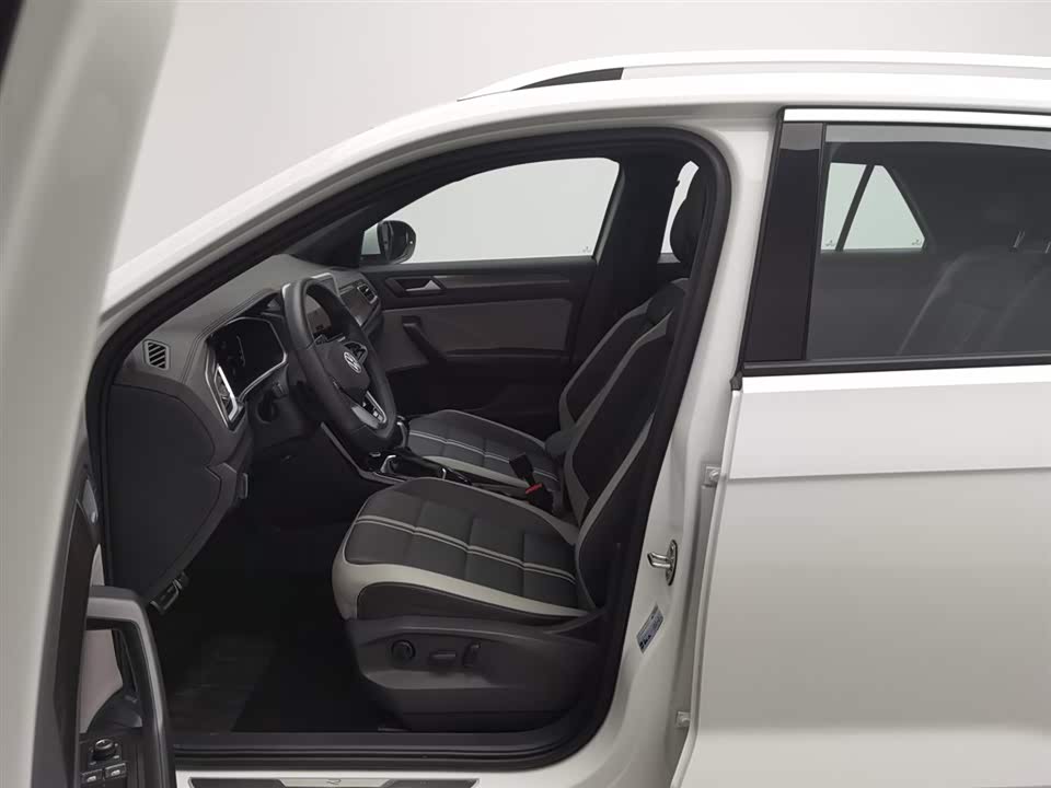 Volkswagen T-ROC exploring Songs